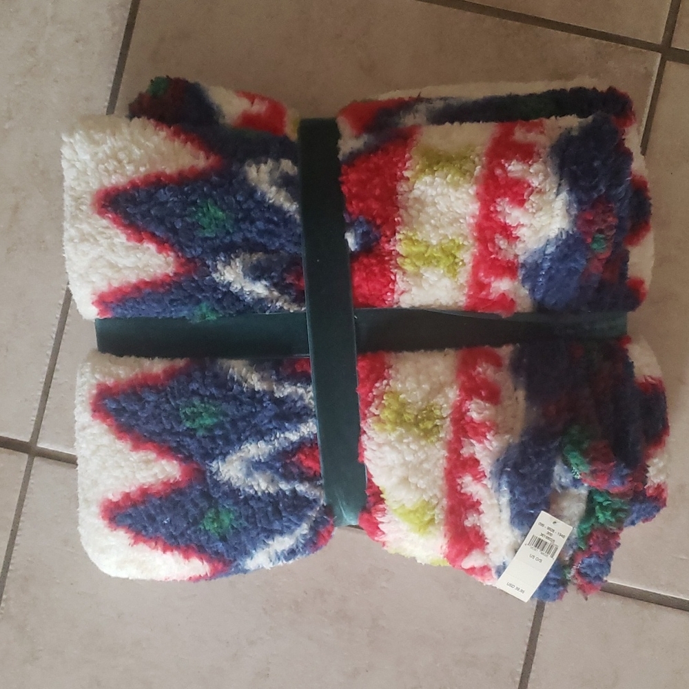 💲 Aerie Colorful Throw Blanket